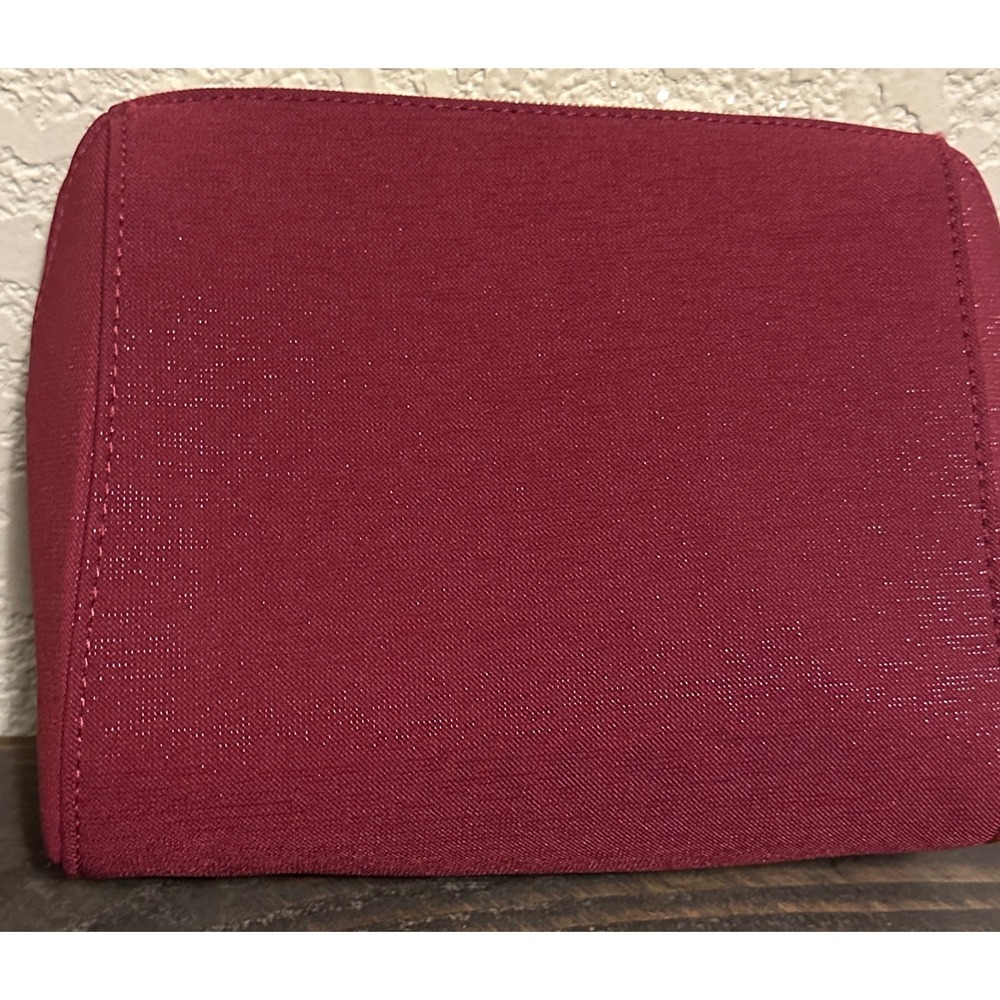 Gucci Beauty Burgundy Shimmer Makeup Bag Cosmetic Pouch Gold Logo New - Picture 11 of 15